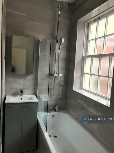 2 Bedroom Flat To Rent In Rosemary Lane, London, SW14