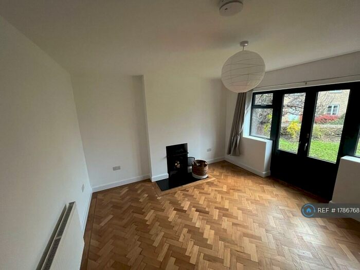 2 Bedroom Bungalow To Rent In North Street, Oxford, OX5