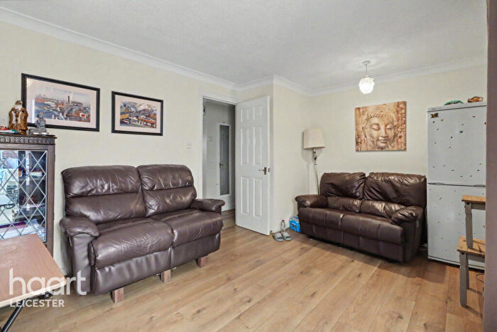 2 Bedroom Detached Bungalow For Sale In Peregrine Rise, Leicester, LE4