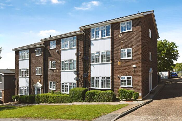 2 Bedroom Garage / Parking For Sale In Station Road, Benfleet, Essex, SS7