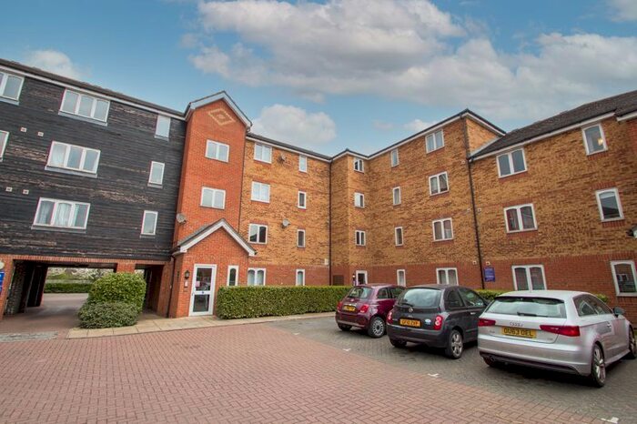 1 Bedroom Flat To Rent In Dunlop Close, Dartford, DA1