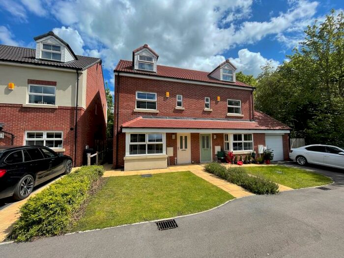 4 Bedroom Semi-Detached House To Rent In Wheatsheaf Close, Ripon, HG4