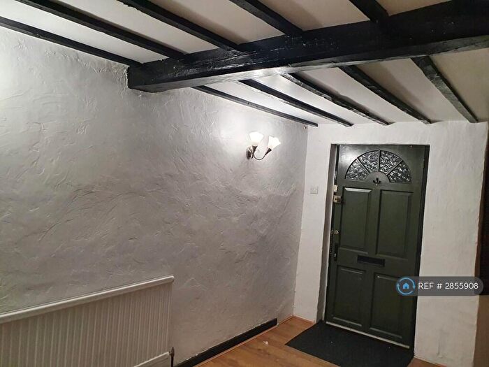2 Bedroom Terraced House To Rent In West Wycombe Road, High Wycombe, HP12