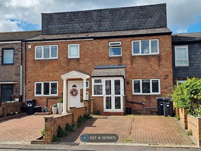 4 Bedroom Terraced House To Rent In Pershore Close, Ilford, IG2
