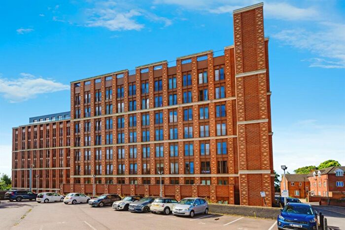 1 Bedroom Apartment For Sale In Grosvenor Road, St. Albans, AL1