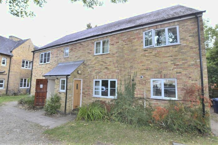 2 Bedroom Flat To Rent In Edward Court, Mere Road, Wolvercote, Oxford, OX2