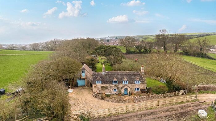 3 Bedroom Property For Sale In Valley Road, Swanage, BH19