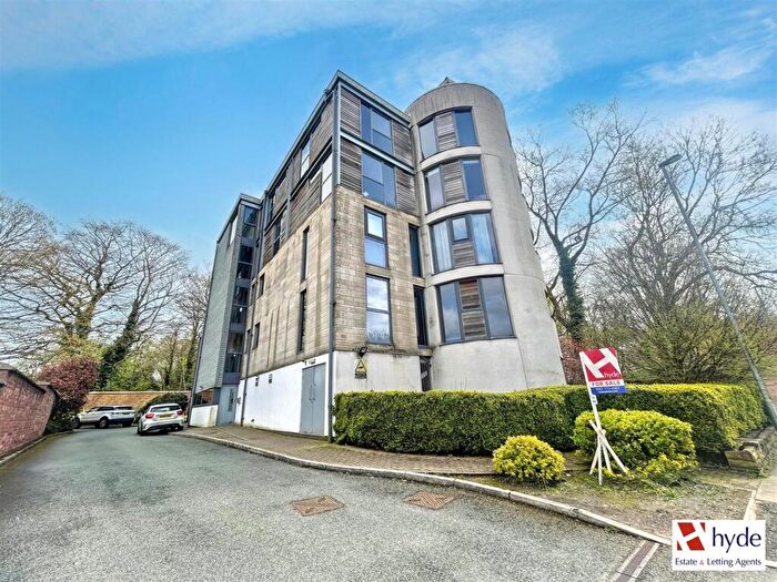 2 Bedroom Apartment For Sale In Heaton Lodge, Bury Old Road, Prestwich, Manchester., M25