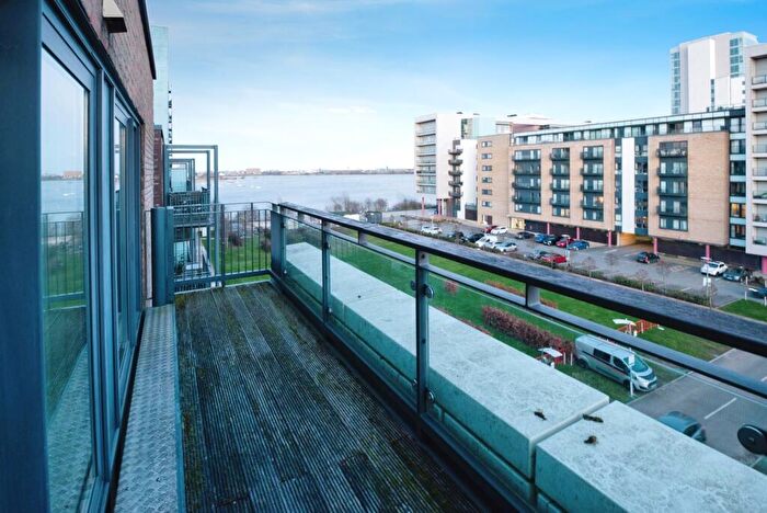 2 Bedroom Flat To Rent In Jones Point House, Ferry Court, Caerdydd, CF11