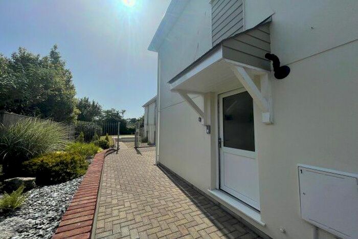 2 Bedroom Flat To Rent In Falmouth Road, Truro, TR1