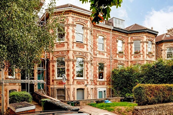 2 Bedroom Flat For Sale In Meridian Road, Cotham, Bristol, BS6