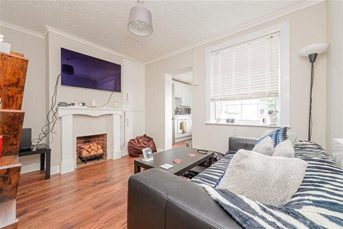 2 Bedroom Terraced House For Sale In Craylands Lane, Swanscombe, Kent, DA10