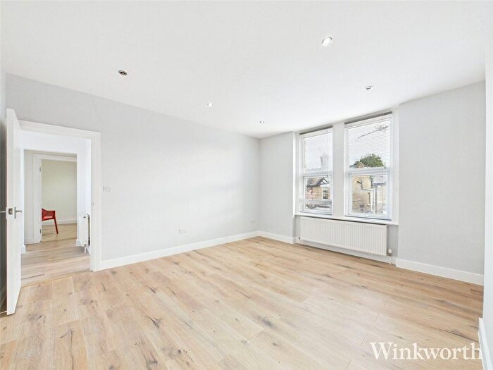 3 Bedroom Flat For Sale In Hastings Road, London, W13