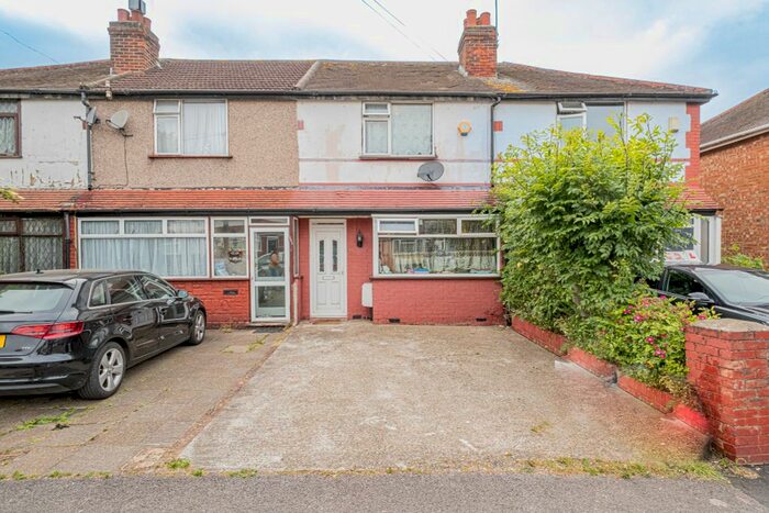 2 Bedroom Terraced House For Sale In Lansbury Drive, Hayes, UB4