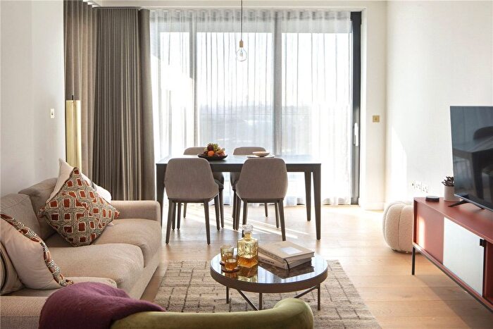 3 Bedroom Flat To Rent In Enclave, Camlet St, N1C