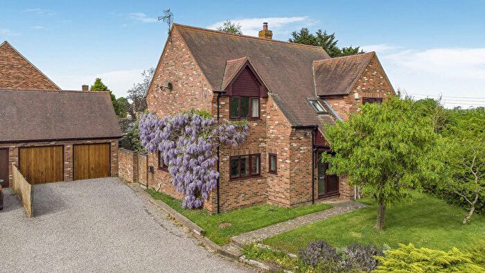 4 Bedroom Detached House For Sale In Marie Close, Poundon, OX27