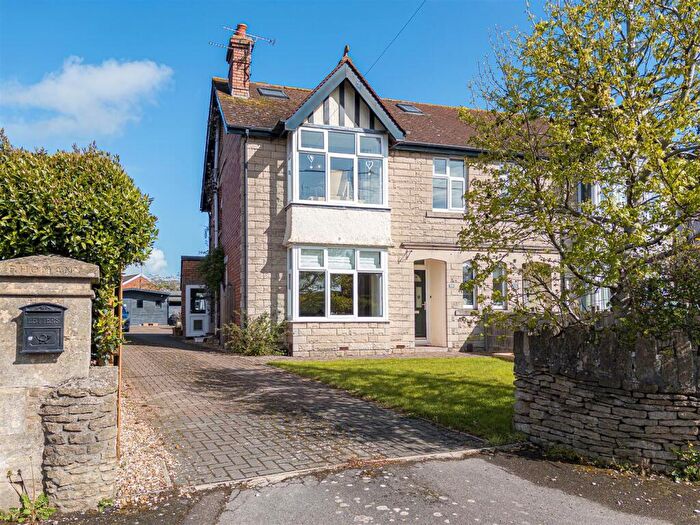 3 Bedroom Semi Detached House For Sale In Sandridge Road, Melksham, SN12