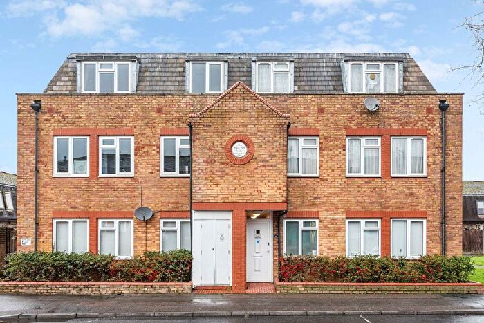 1 Bedroom Flat To Rent In North Road, London, SW19