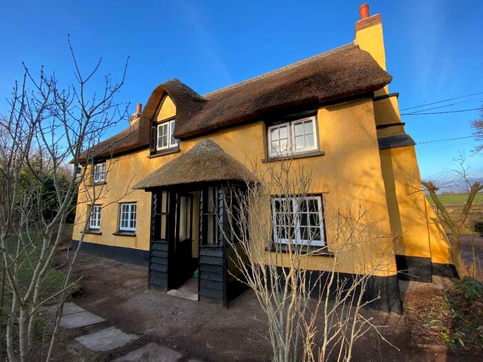 3 Bedroom Detached House To Rent In Windwhistle Cottage, EX5