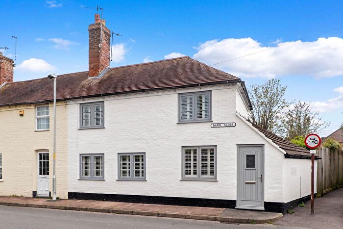 2 Bedroom End Terrace House For Sale In Barn Close, St. John's, Worcester., WR2