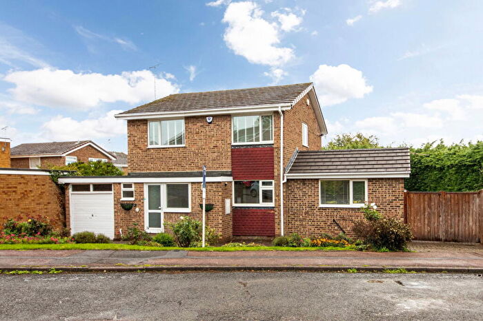 4 Bedroom Detached House For Sale In Burns Road, Banbury, OX16