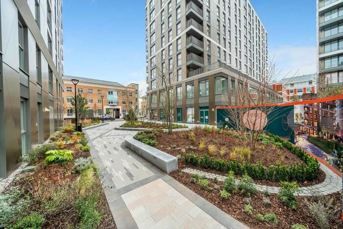 1 Bedroom Flat To Rent In Eden Grove, Staines, TW18