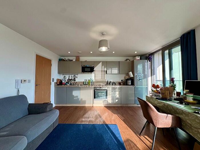 2 Bedroom Flat To Rent In Cornmill Lane, London, SE13