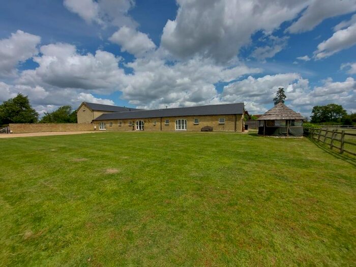 4 Bedroom Barn Conversion To Rent In Lambourne Barn, The Old Orchard, Barton Road, Silsoe, MK45