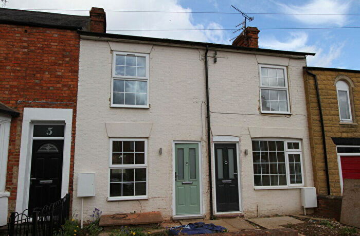 1 Bedroom Terraced House To Rent In Centre Street, Banbury, Oxon, OX16