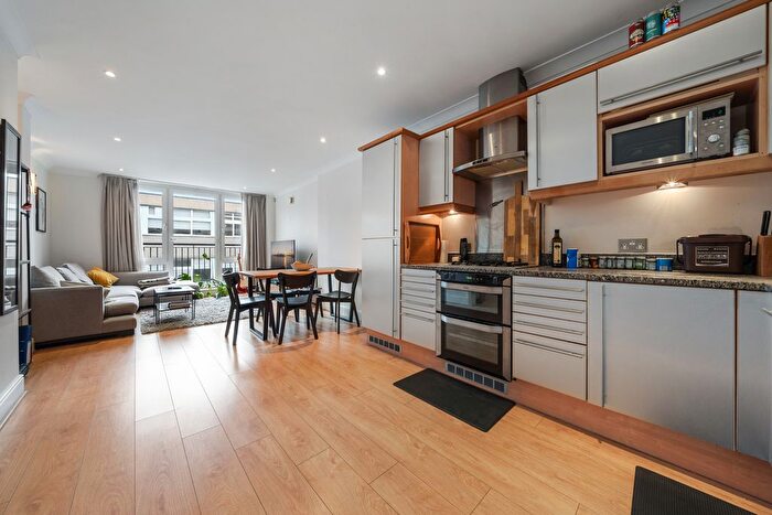 2 Bedroom Flat To Rent In Baron Street, London, N1
