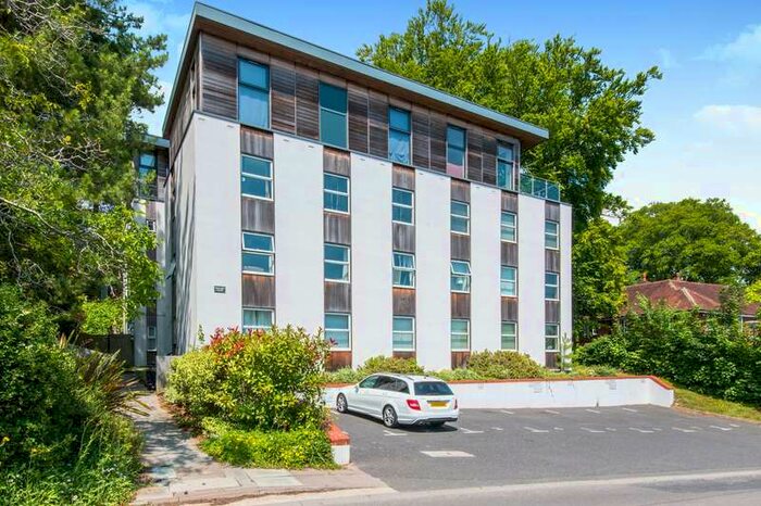 2 Bedroom Apartment To Rent In Orchard House, Winchester, SO22