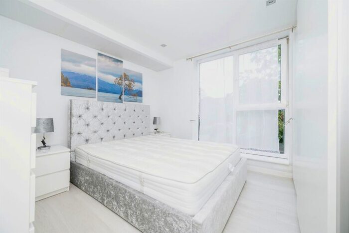 1 Bedroom Apartment For Sale In Midland Road, Hemel Hempstead, HP2