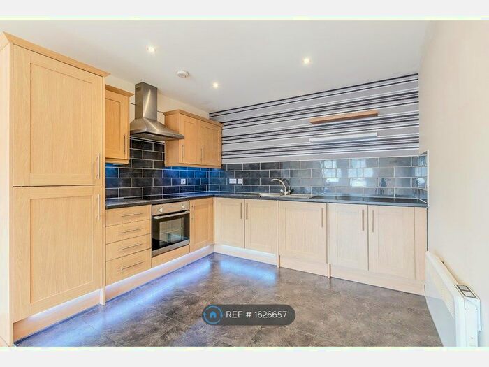 1 Bedroom Flat To Rent In West Street, Doncaster, DN12