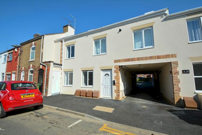 1 Bedroom Flat To Rent In Whitsed Street, Eastfield, Peterborough, PE1