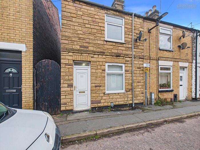 2 Bedroom End Of Terrace House For Sale In Whalley Street, Peterborough, PE1