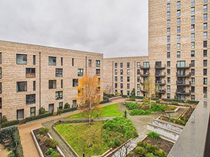 1 Bedroom Flat For Sale In Bramwell Way, London, E16