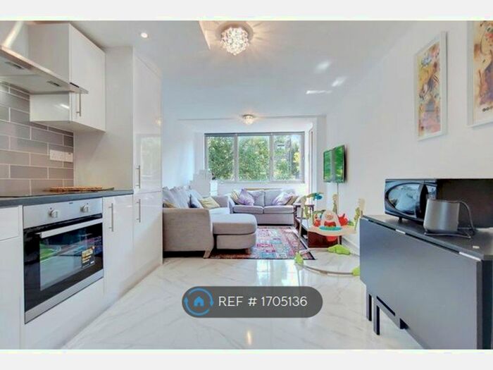 2 Bedroom Flat To Rent In Great Western Road, London, W11