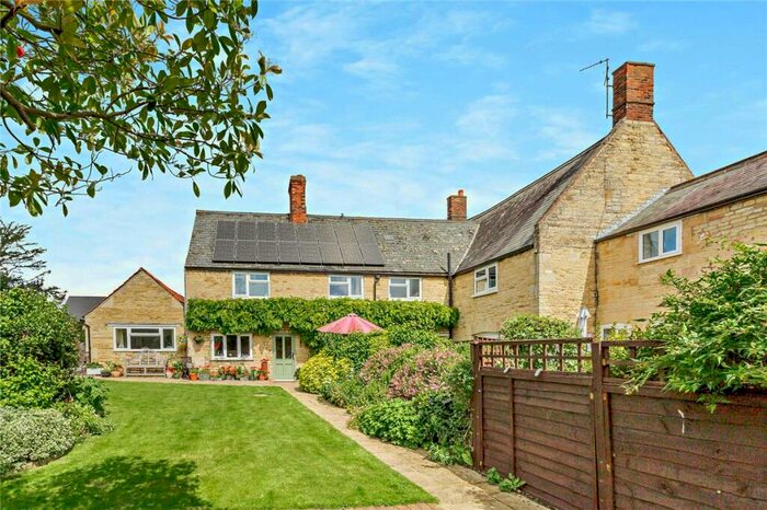 6 Bedroom Detached House For Sale In Deeping Road, Baston, Peterborough, PE6