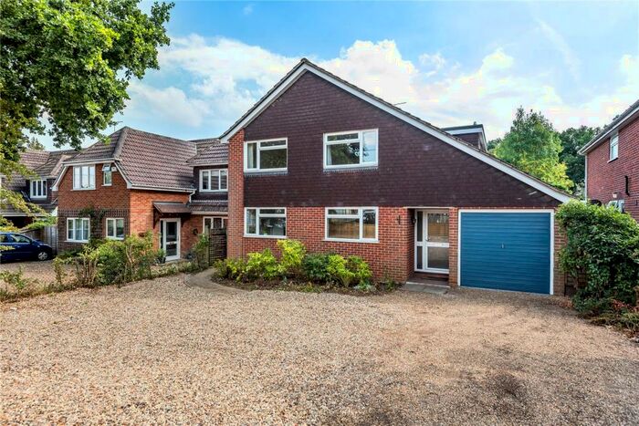 4 Bedroom House To Rent In Barkham Road, Wokingham, Berkshire, RG41