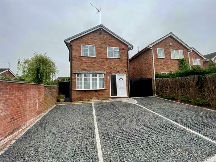 3 Bedroom Detached House To Rent In Burrington Drive, Trentham, Stoke-on-Trent, ST4