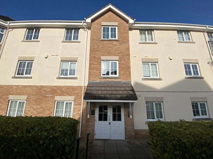 2 Bedroom Flat To Rent In Coleridge Way, Borehamwood, WD6