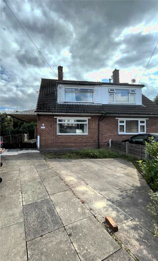3 Bedroom Semi-Detached House To Rent In Somerset Close, Cadishead, Manchester, M44
