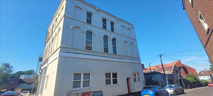 8 Bedroom Terraced House To Rent In Alfred Place - Gas Included, BS2