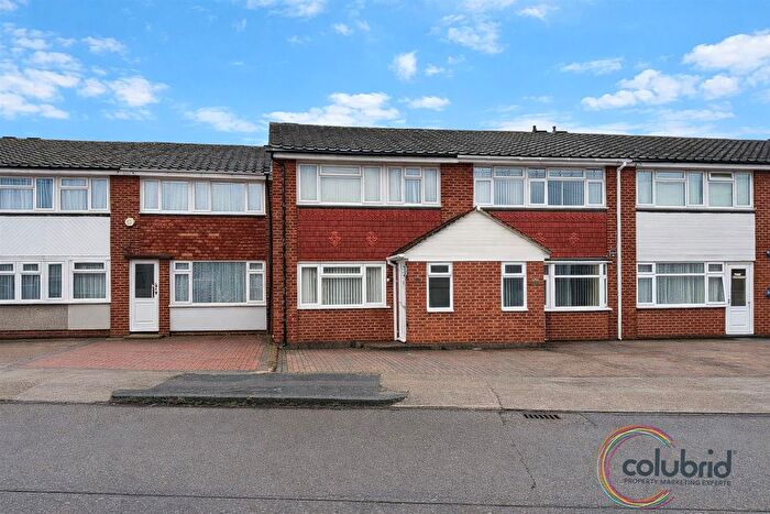 3 Bedroom Terraced House For Sale In Williamsons Way, Corringham, SS17