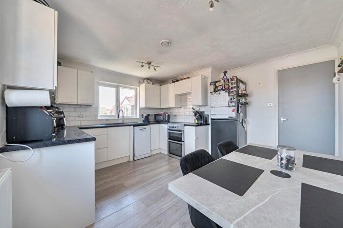 2 Bedroom Flat For Sale In Hadlow Drive, Cliftonville, Margate, CT9