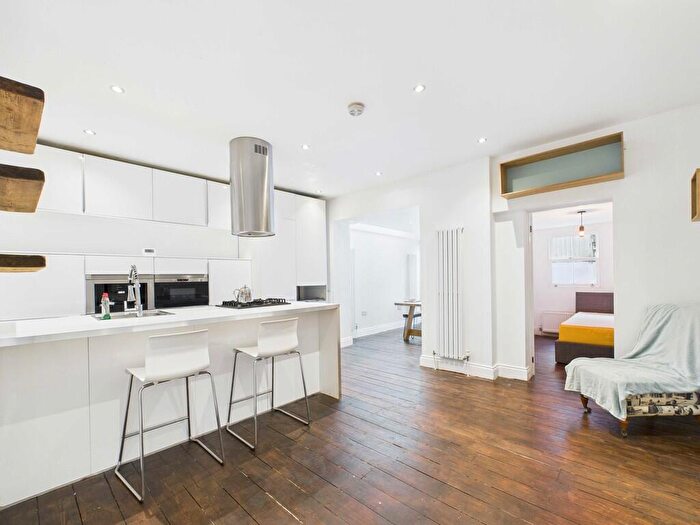 2 Bedroom Flat To Rent In Trafalgar Avenue, Bermondsey, SE15