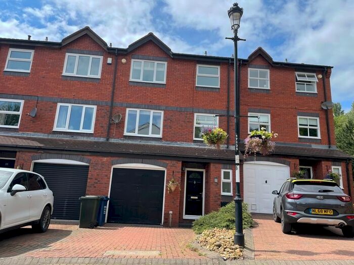 4 Bedroom Town House To Rent In Trinity Courtyard, Newcastle Upon Tyne, NE6