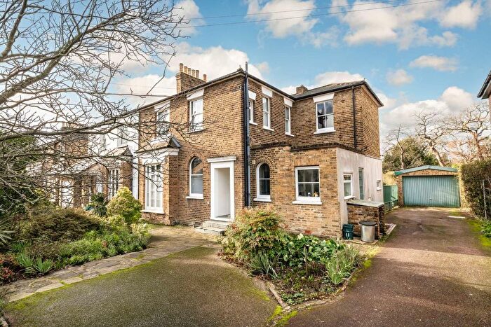 4 Bedroom Property For Sale In Nightingale Road, Hampton, TW12