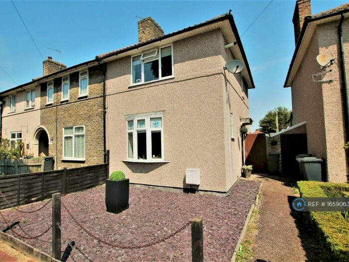 2 Bedroom End Of Terrace House To Rent In Tilney Road, Dagenham, RM9
