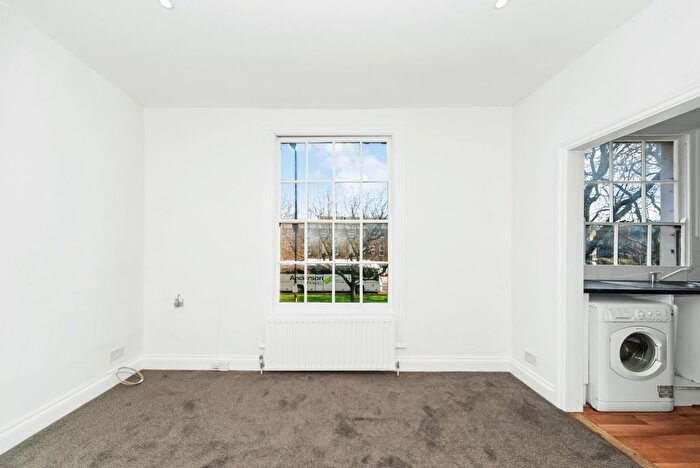 1 Bedroom Terraced House To Rent In / Peckham Rye, London, SE15